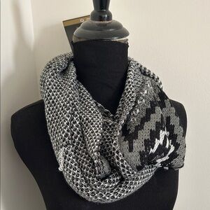 Infinity black and gray scarf NWT